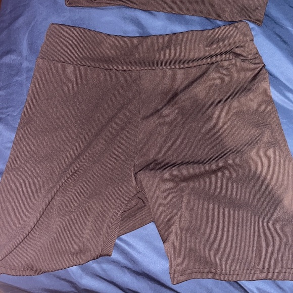 never worn - Picture 2 of 3